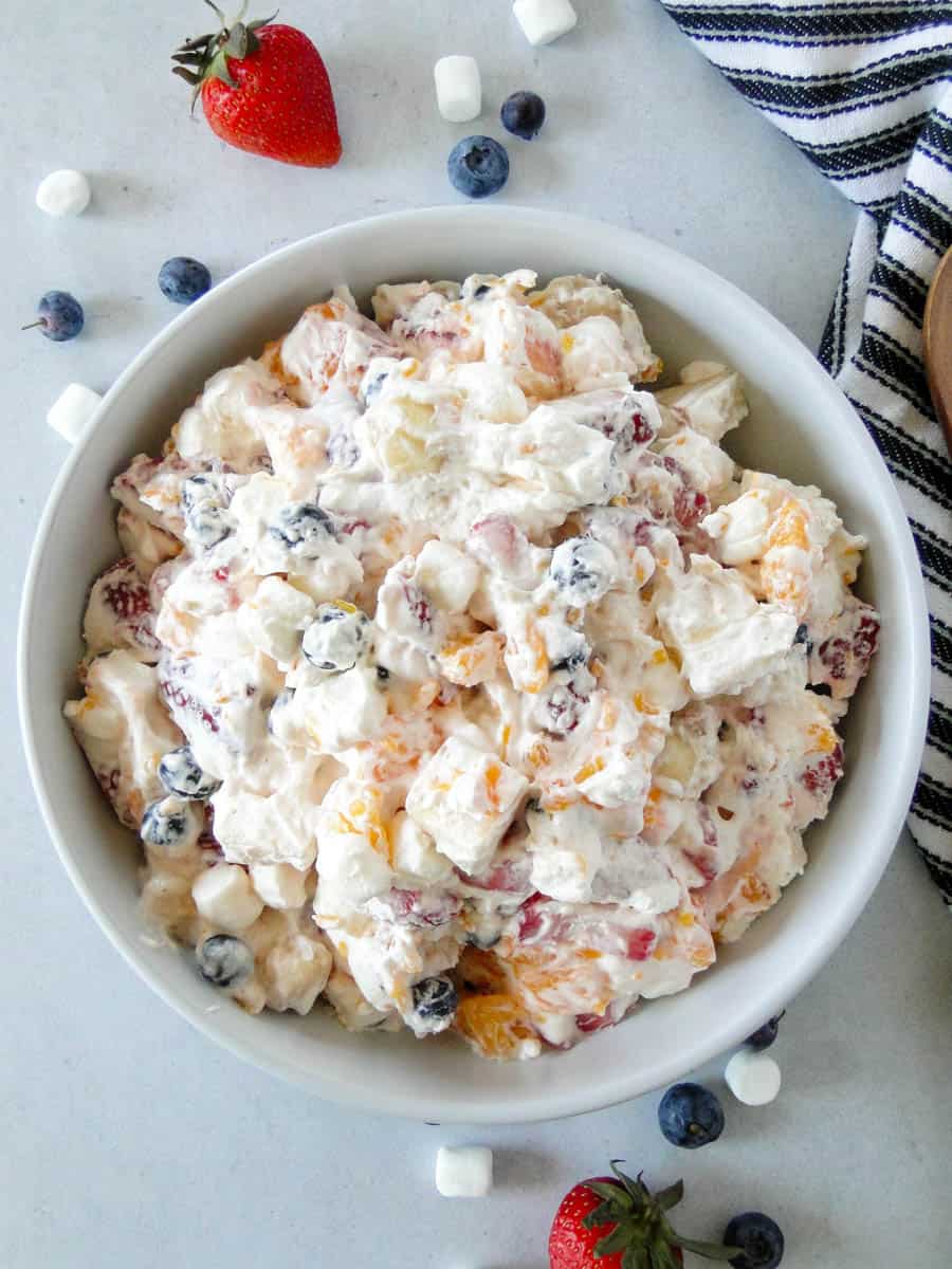 Crafting Creamy Fruit Salad: Blending Fresh Fruits & Rich Dressings